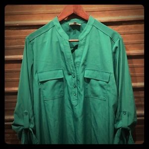 Green 3/4 length sleeve blouse